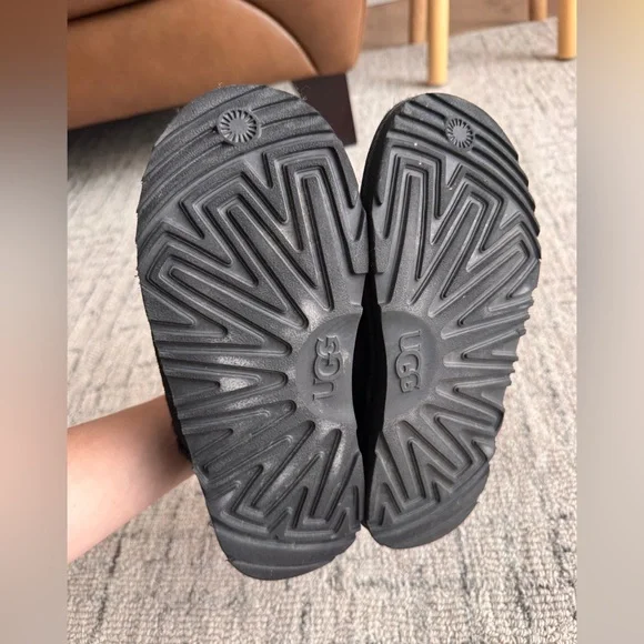 Ugg kids classic ultra mini boot black size 3 - Picture 3 of 9